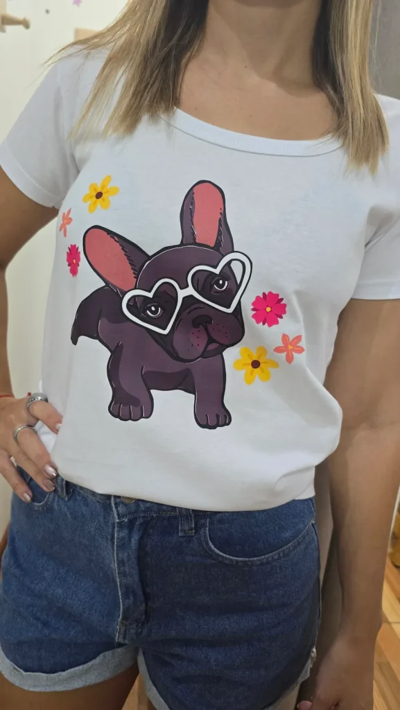 Encanto Francés – Remera Mujer