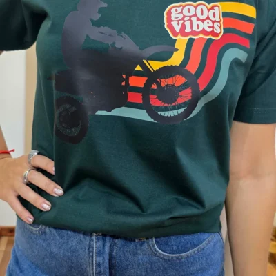 remera verde good vibes mujer